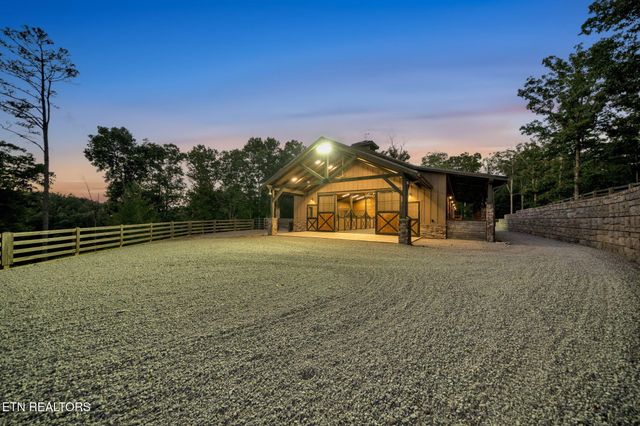 347 Charit Tr, Jamestown, TN 38556