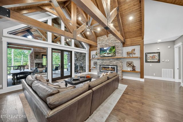 347 Charit Tr, Jamestown, TN 38556