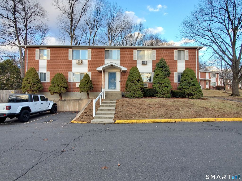 273 Queen Street 11D, Southington, CT 06489