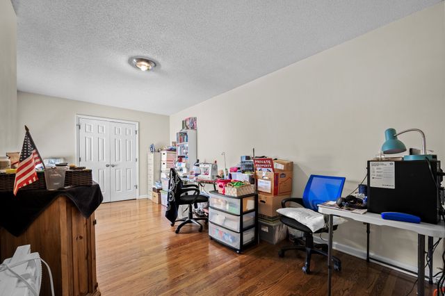 528 W Point Rd, Lawrenceburg, TN 38464