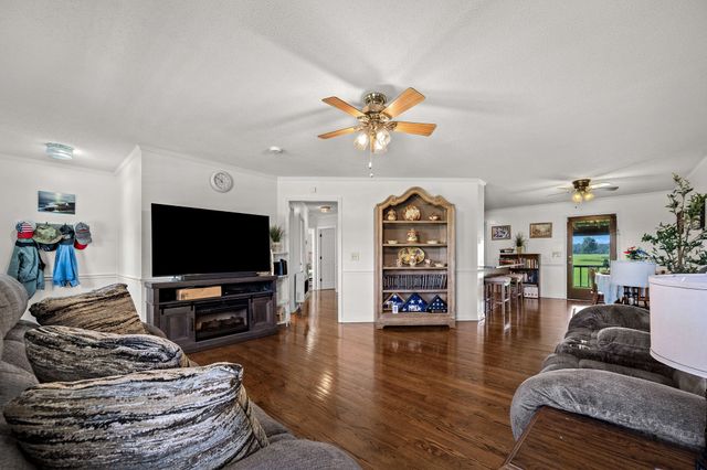 528 W Point Rd, Lawrenceburg, TN 38464