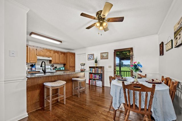 528 W Point Rd, Lawrenceburg, TN 38464