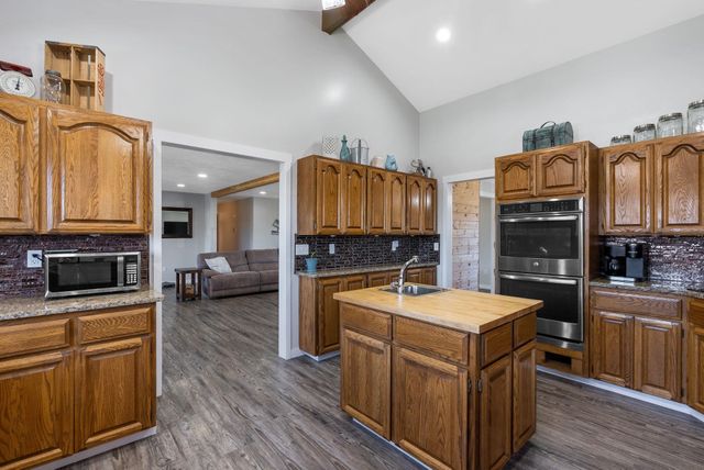 10103 N Ridgecrest Dr, Spokane, WA 99208