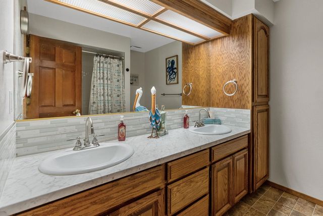 10103 N Ridgecrest Dr, Spokane, WA 99208