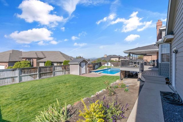 10103 N Ridgecrest Dr, Spokane, WA 99208