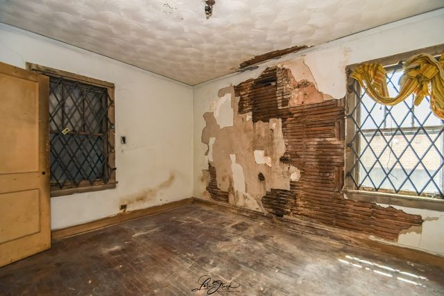 8645 S Bennett Avenue, Chicago, IL 60617