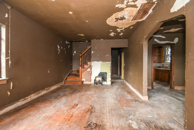 8645 S Bennett Avenue, Chicago, IL 60617