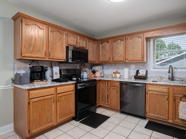 1035 Gregory Lane, Lawrenceburg, KY 40342