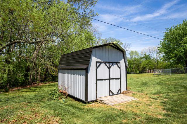 1035 Gregory Lane, Lawrenceburg, KY 40342