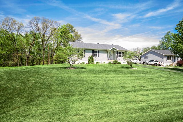 1035 Gregory Lane, Lawrenceburg, KY 40342
