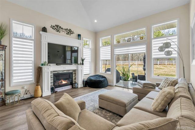 191 Belmont Circle, Yaphank, NY 11980