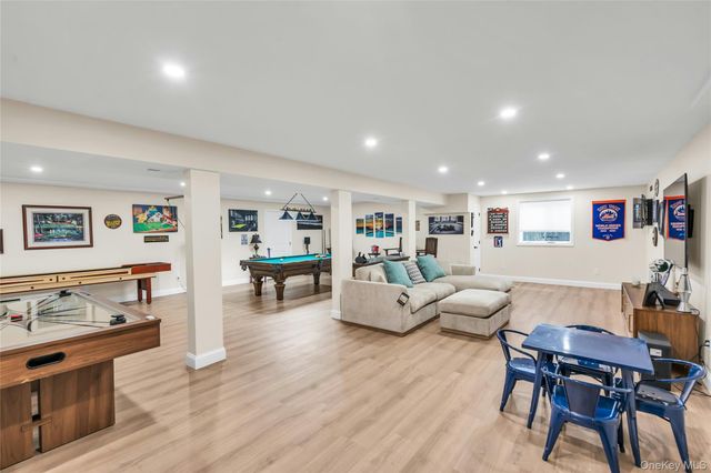 191 Belmont Circle, Yaphank, NY 11980