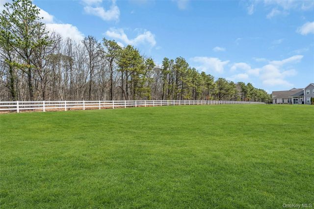 191 Belmont Circle, Yaphank, NY 11980