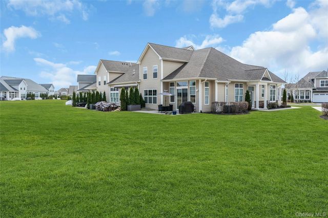 191 Belmont Circle, Yaphank, NY 11980