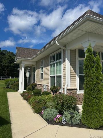 191 Belmont Circle, Yaphank, NY 11980