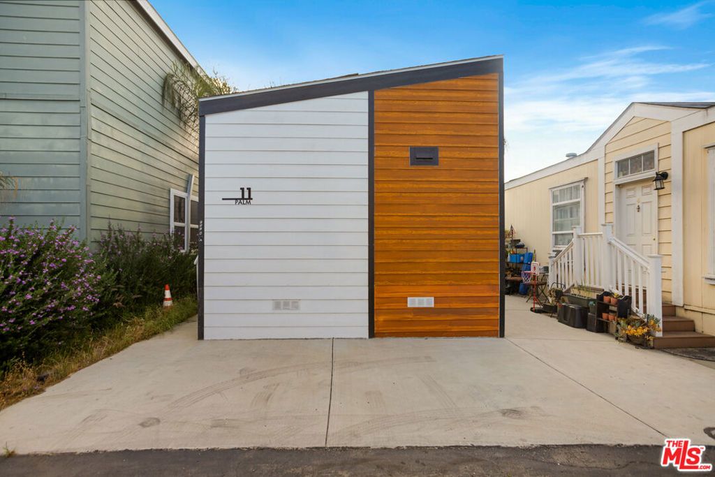 8250 Lankershim Boulevard 126, North Hollywood, CA 91605