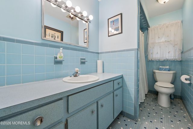 108 Oak Terrace, Freehold, NJ 07728