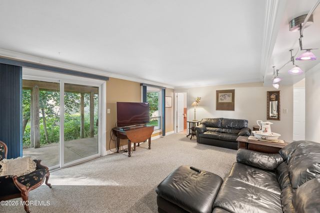 108 Oak Terrace, Freehold, NJ 07728