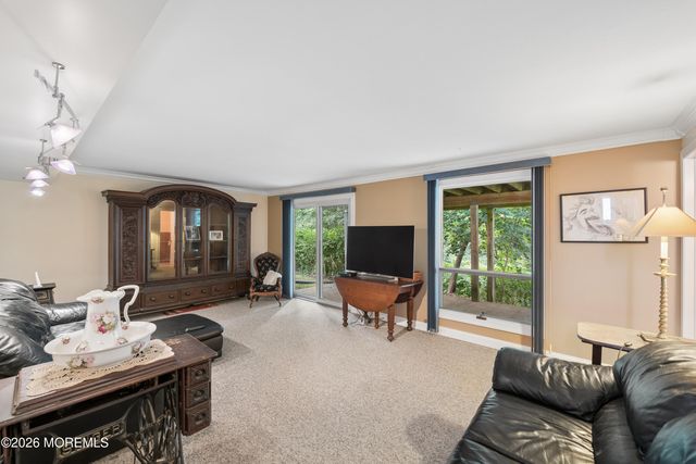 108 Oak Terrace, Freehold, NJ 07728