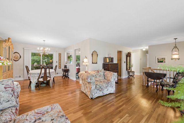 108 Oak Terrace, Freehold, NJ 07728