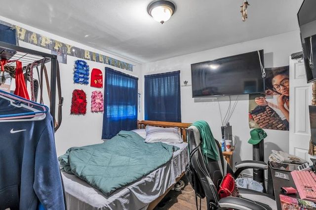 13 Carr Lane, Medford, NY 11763