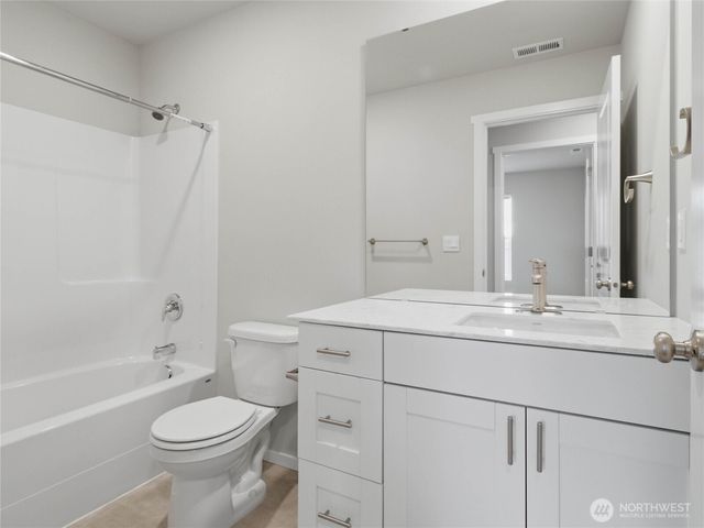 4252 Savannah Loop NE, Olympia, WA 98516
