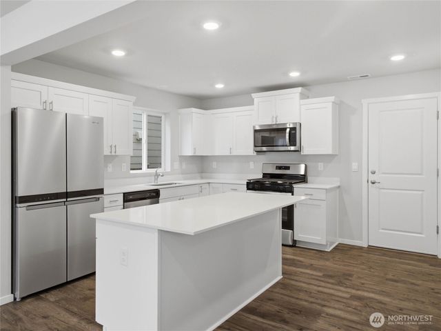 4252 Savannah Loop NE, Olympia, WA 98516