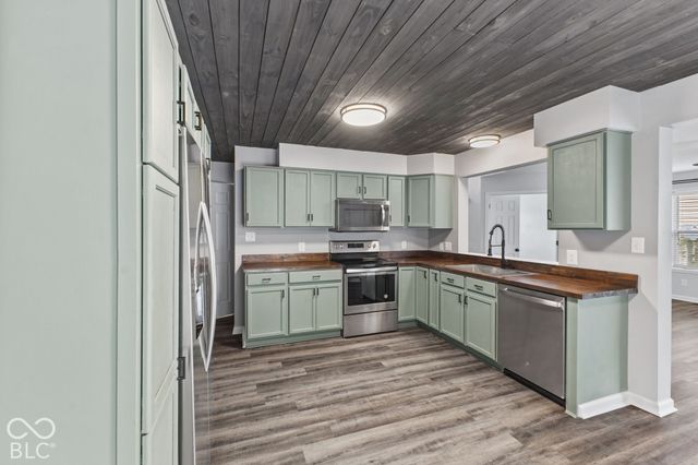 6459 Woodhaven Court, Avon, IN 46123