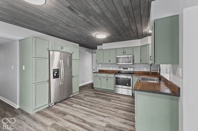 6459 Woodhaven Court, Avon, IN 46123