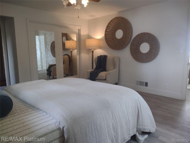 13366 Wenwood Drive, Fenton Charter Township, MI 48430