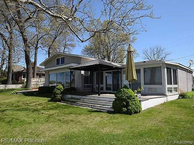 13366 Wenwood Drive, Fenton Charter Township, MI 48430