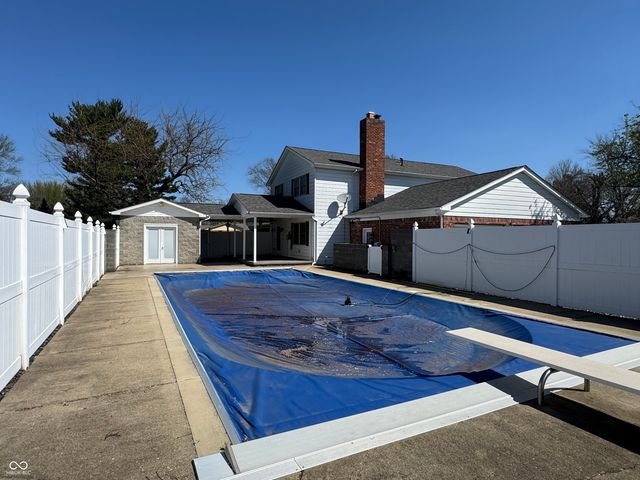 353 E Rivercrest Drive, Rushville, IN 46173