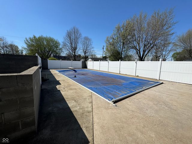 353 E Rivercrest Drive, Rushville, IN 46173