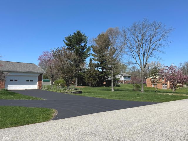 353 E Rivercrest Drive, Rushville, IN 46173