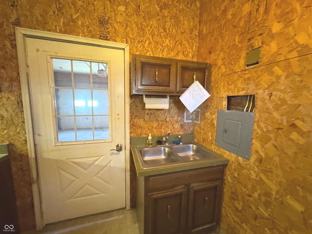 353 E Rivercrest Drive, Rushville, IN 46173