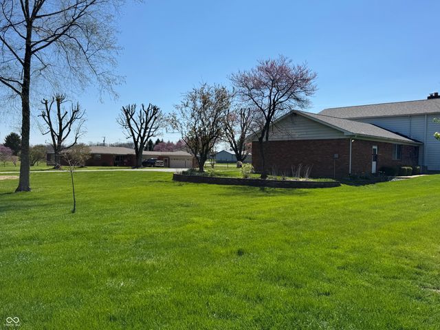 353 E Rivercrest Drive, Rushville, IN 46173