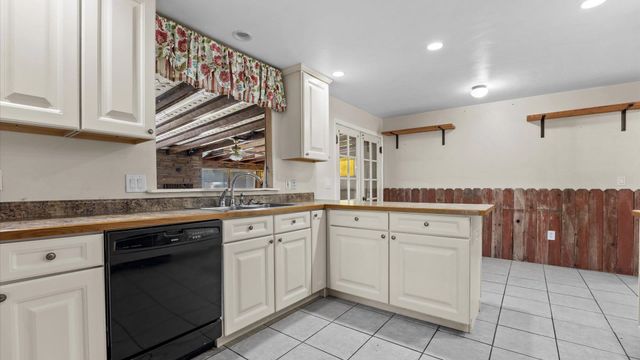1055 Glenwood Drive, Grand Junction, CO 81503