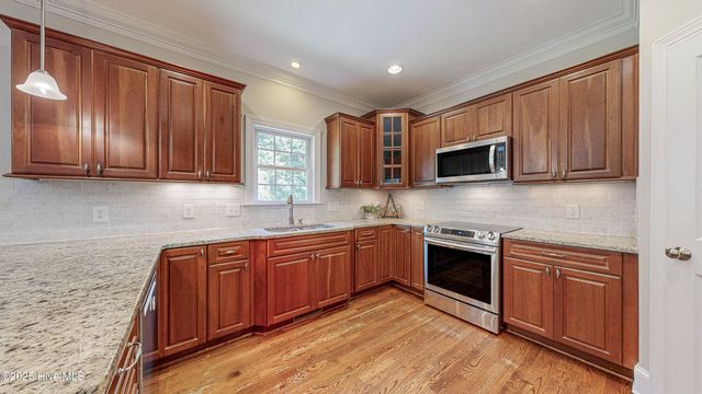 689 Cedar Ridge Drive, Winterville, NC 28590