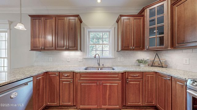 689 Cedar Ridge Drive, Winterville, NC 28590