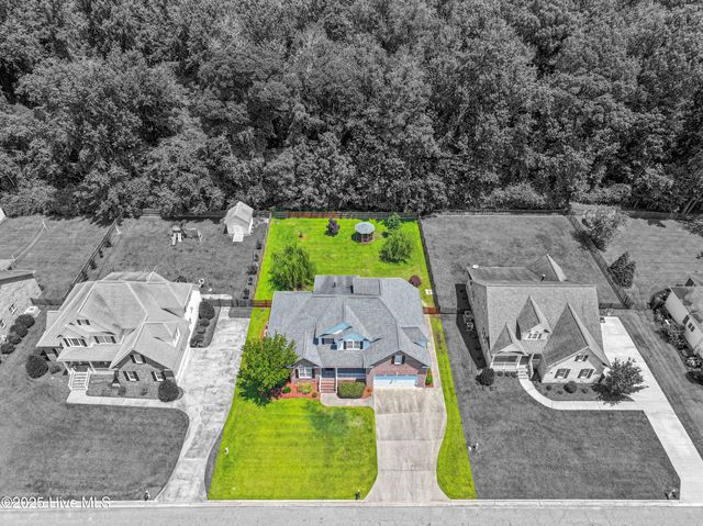 689 Cedar Ridge Drive, Winterville, NC 28590