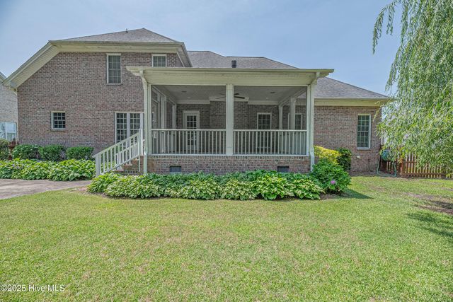 689 Cedar Ridge Drive, Winterville, NC 28590