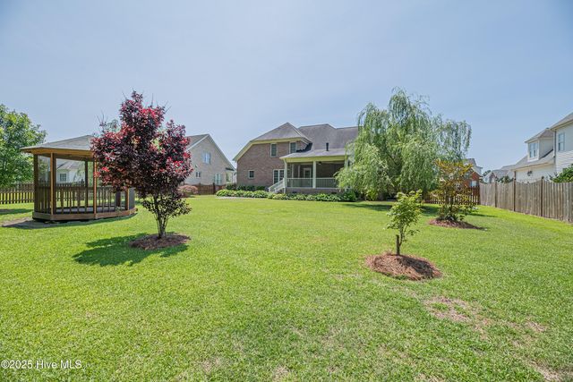 689 Cedar Ridge Drive, Winterville, NC 28590