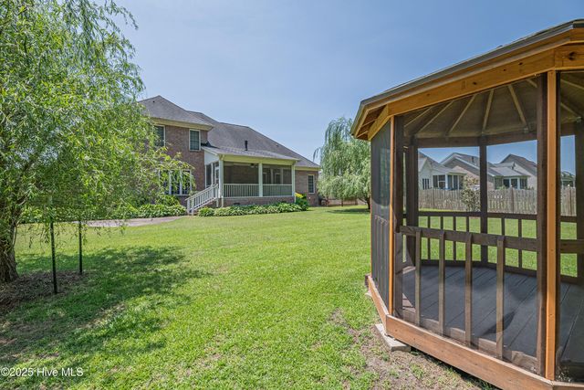 689 Cedar Ridge Drive, Winterville, NC 28590