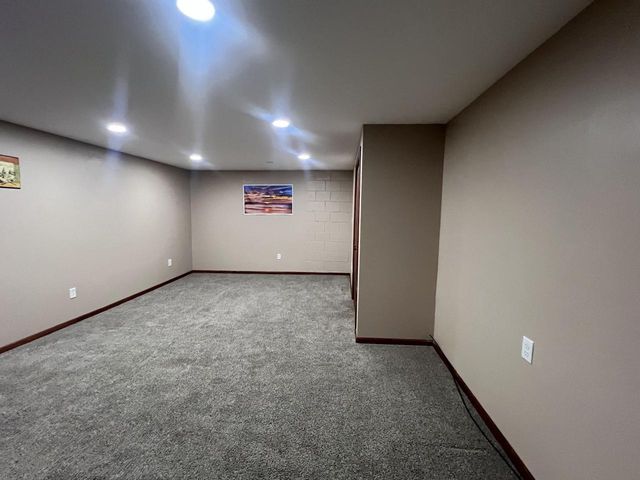4615 S Woodland DRIVE, Greenfield, WI 53220