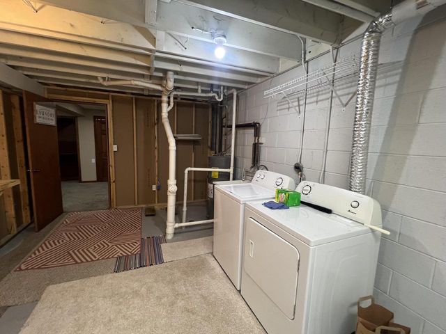 4615 S Woodland DRIVE, Greenfield, WI 53220