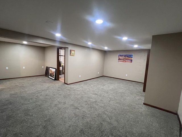 4615 S Woodland DRIVE, Greenfield, WI 53220