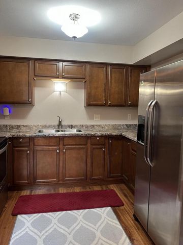 4615 S Woodland DRIVE, Greenfield, WI 53220