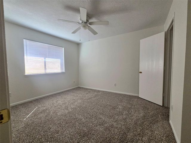 32223 Decker Oaks Drive, Pinehurst, TX 77362