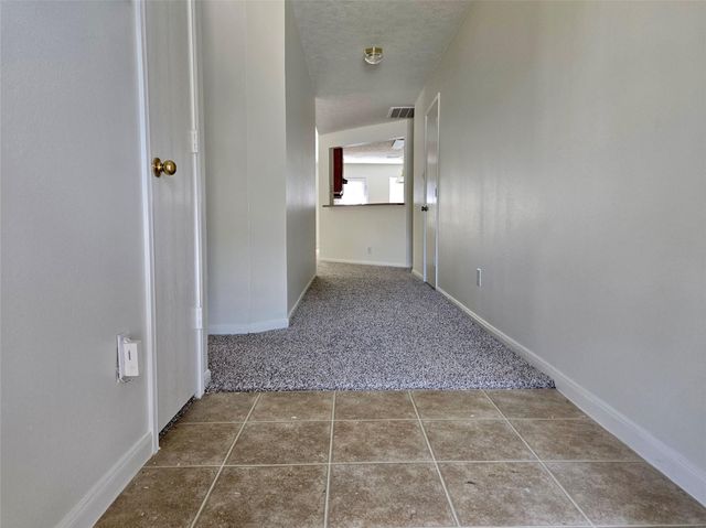 32223 Decker Oaks Drive, Pinehurst, TX 77362