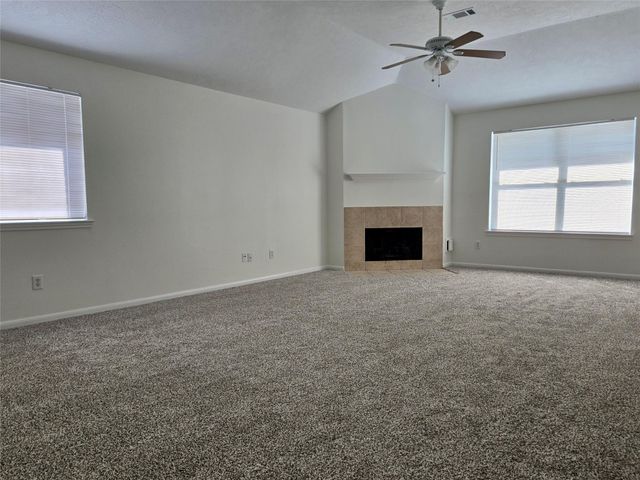 32223 Decker Oaks Drive, Pinehurst, TX 77362